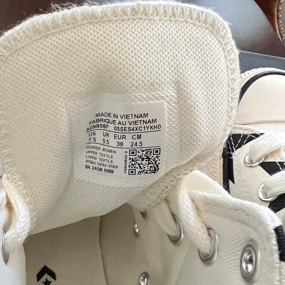 Converse Chuck Taylor All Star Lift, Size 7.5 - Picture 9 of 11